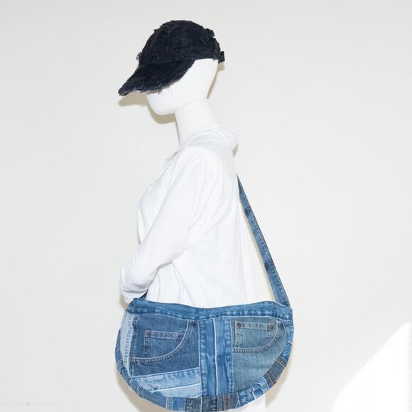 Upcycled carhartt messenger bag / crossbody bag - Picture 2 of 8